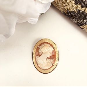 VINTAGE Signed KREMEMTZ Cameo Brooch/Pendant GF